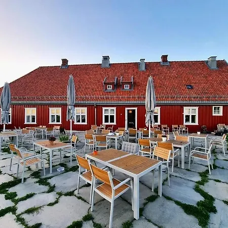 Castle & 3*