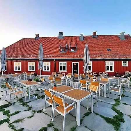 Castle & Hotel 3*