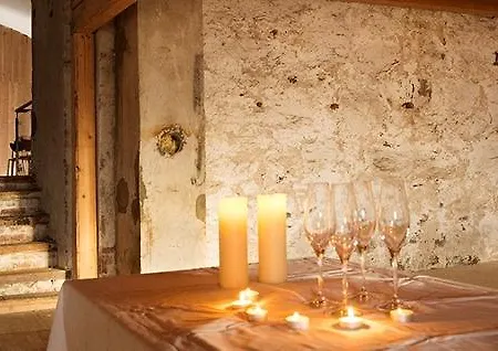 Castle & מלון 3*